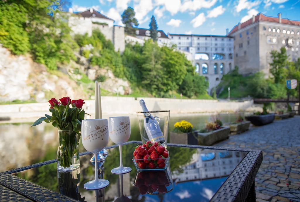 Garni Hotel Castle Bridge Cesky Krumlov Exterior photo